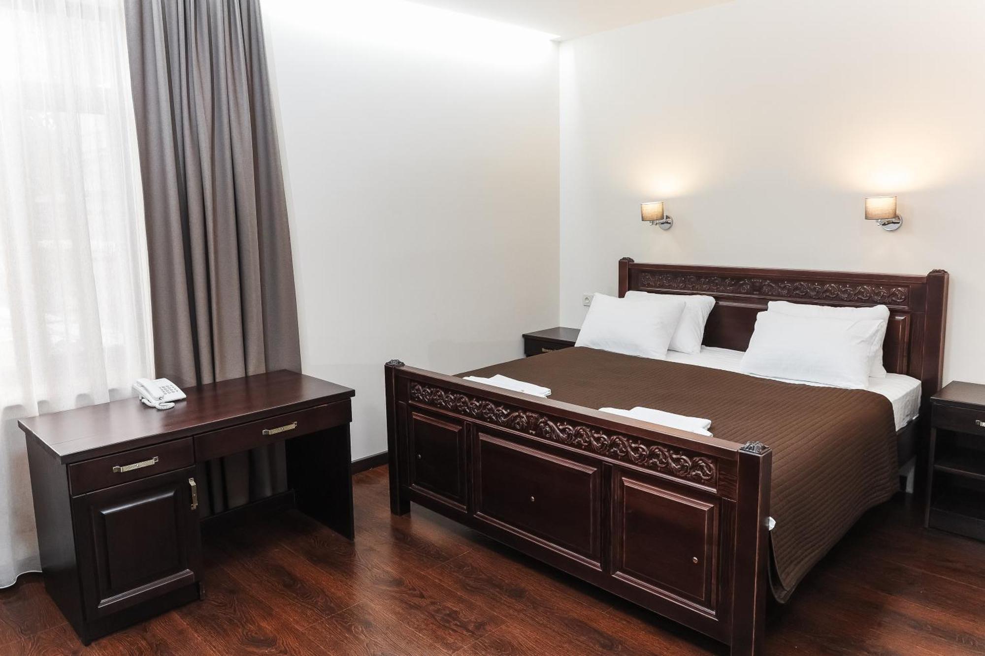 Dvin Hotel Pawlodar Exterior foto