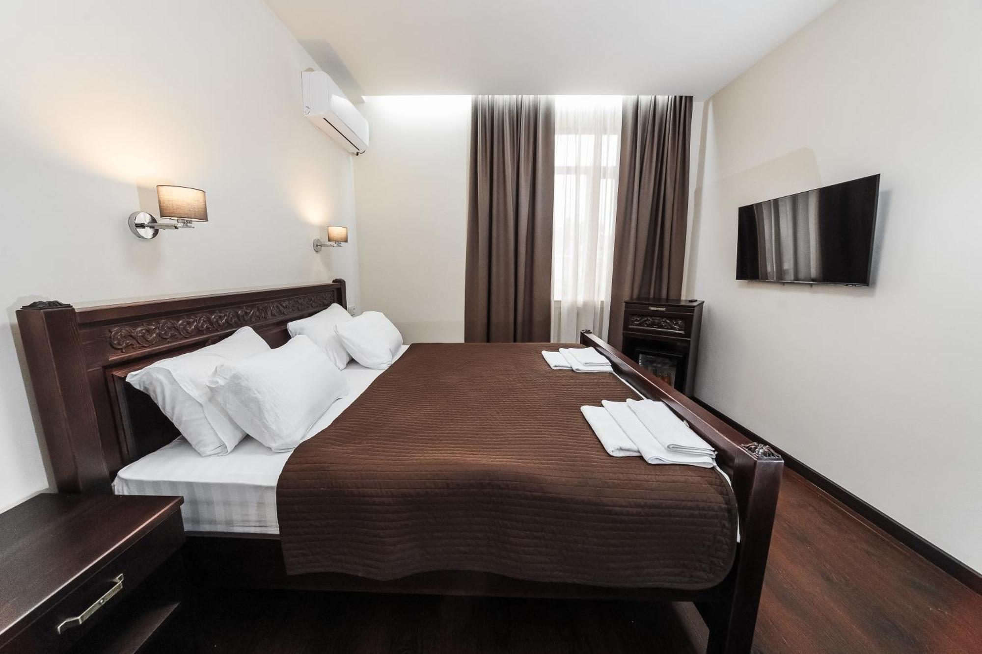 Dvin Hotel Pawlodar Exterior foto