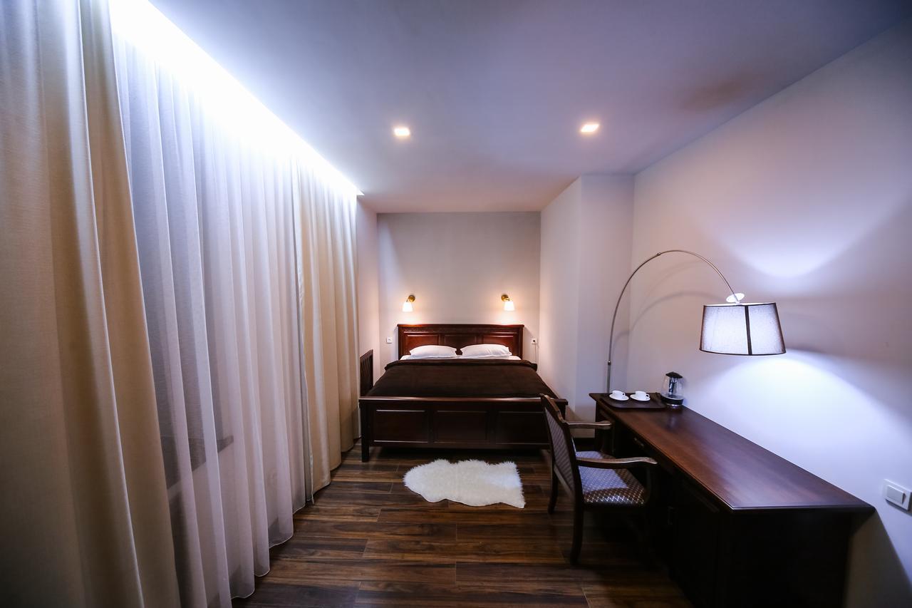 Dvin Hotel Pawlodar Exterior foto
