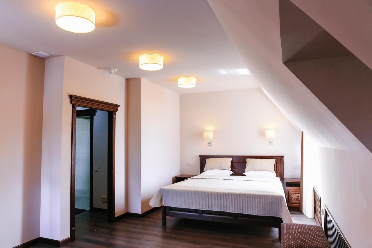 Dvin Hotel Pawlodar Exterior foto